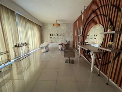 Hair And Nail Beauty Salon